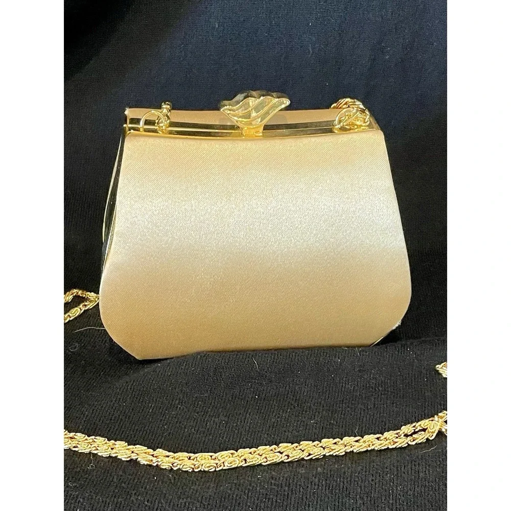 Jessica McClintock Gold Satin Metal Clutch Shoulder Purse Chain Strap Party Prom